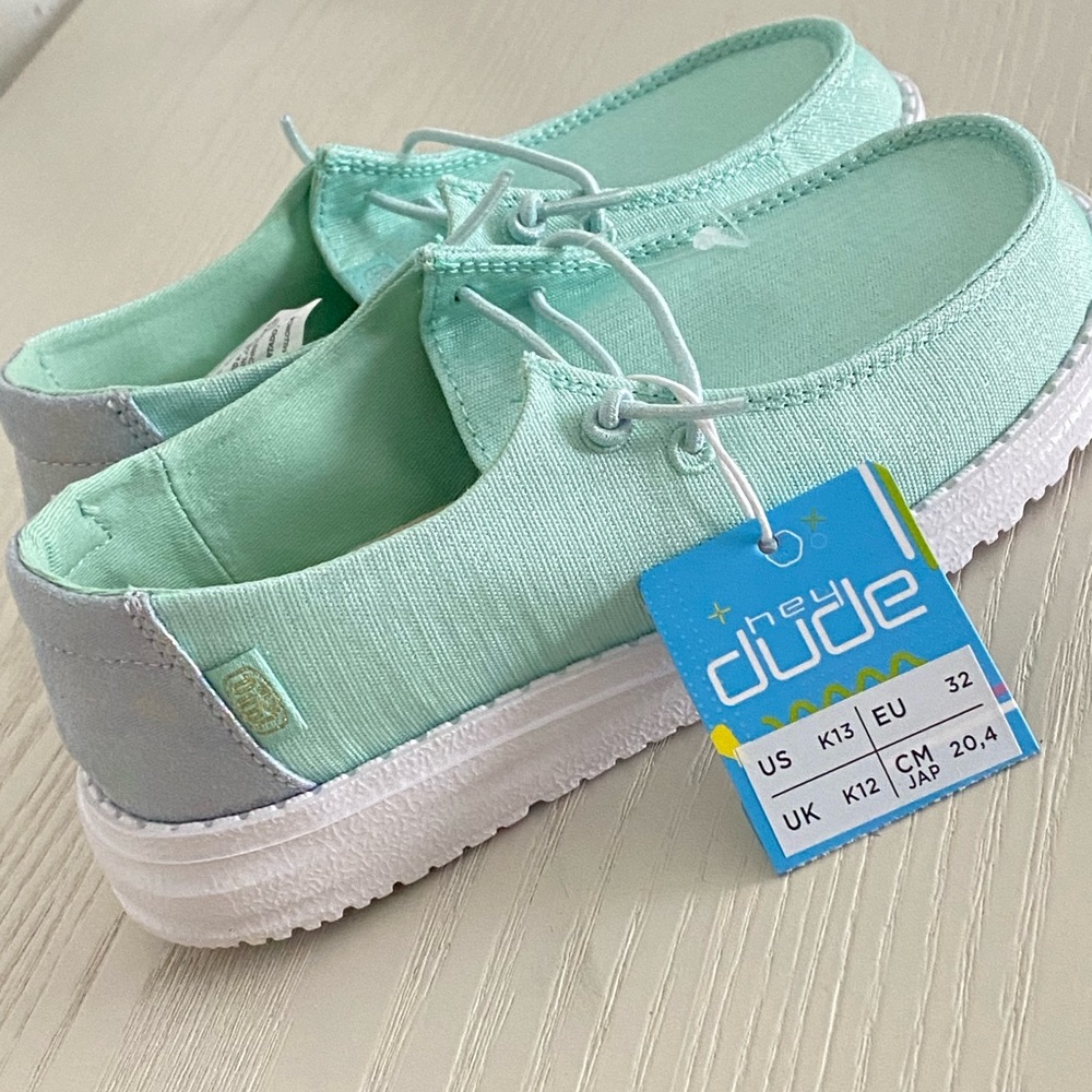 ✨Brand New✨with tags kids Hey Dude shoes